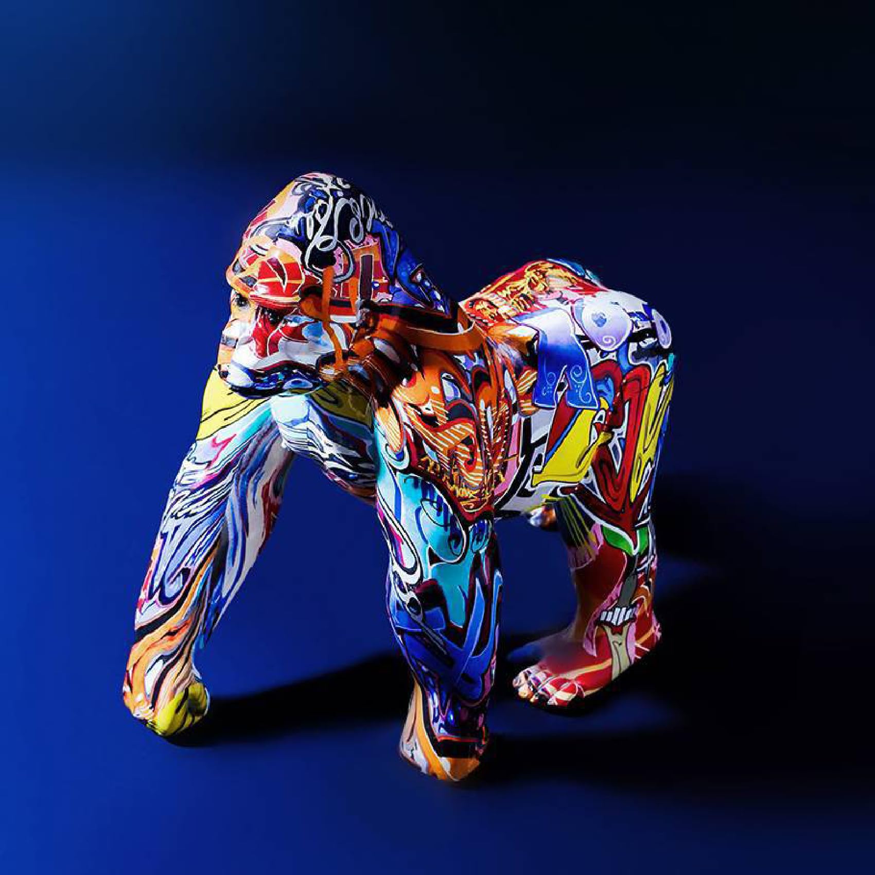 ゴリラ　置物　オブジェ　キングコング　動物　アニマル　猿　フィギア　インテリア Amazon.co.jp: カラフルなゴリラの置物、樹脂猿のフィギュア